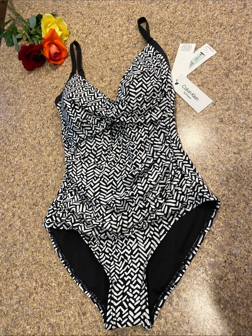 NWT Calvin Klein Black & White Swimsuit One Piece Swimsuit Size 8